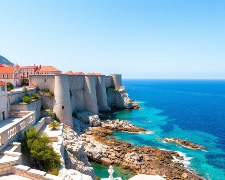 Dubrovnik: stadsmuren en helderblauw water