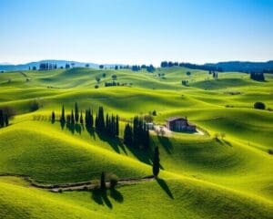 Bewonder de groene heuvels van Toscane, Italië